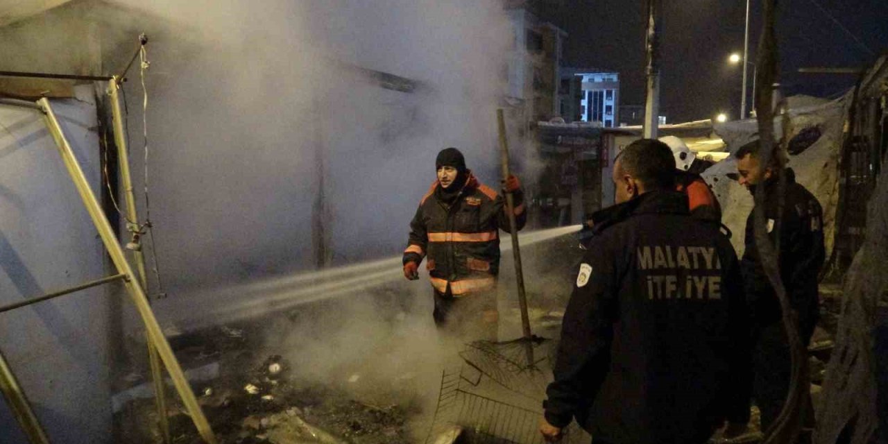 Malatya’da konteyner çarşıda yangın: 1 kişi yaralandı