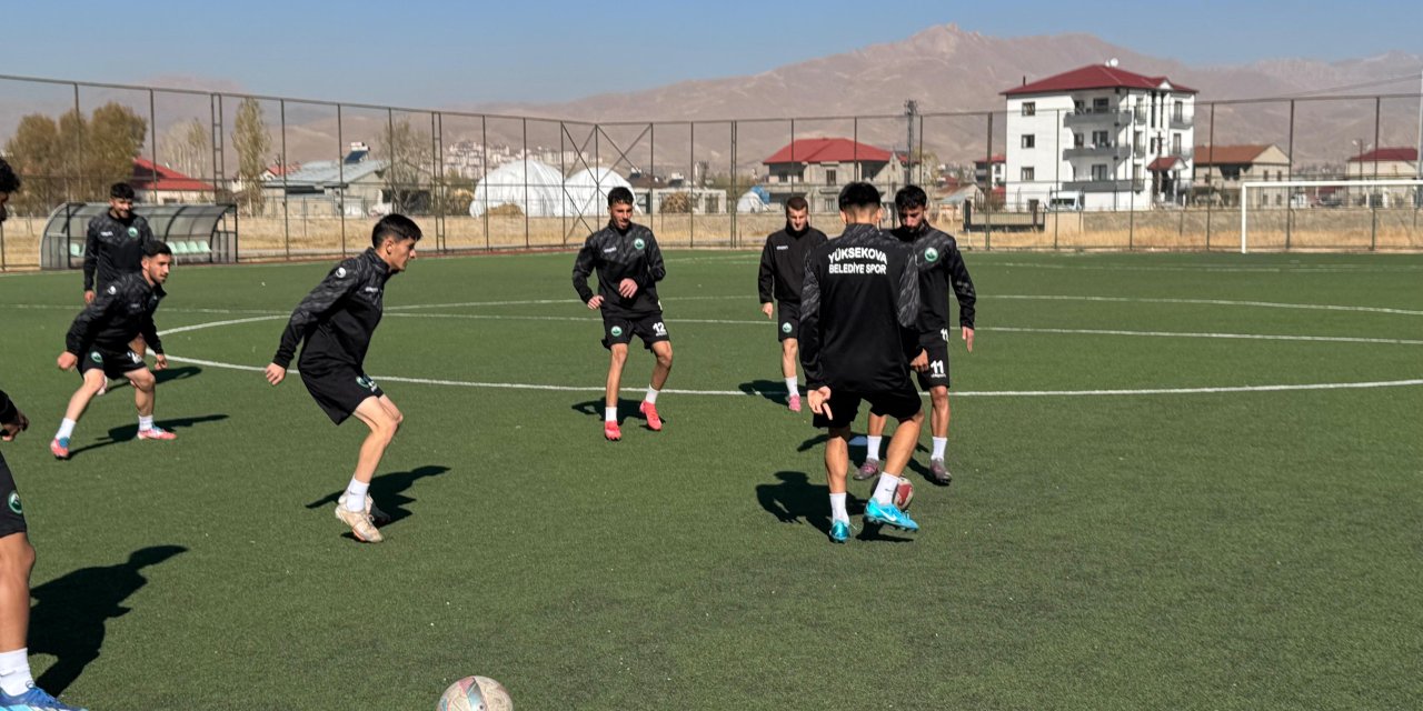 Yüksekova Belediyespor, Şemdinli Spor maçı için hazırlıklarını sürdürüyor