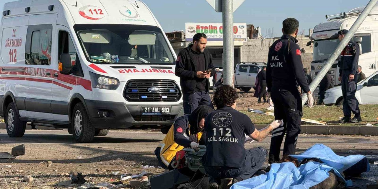 Diyarbakır’da kaza: 2 ölü, 3 yaralı