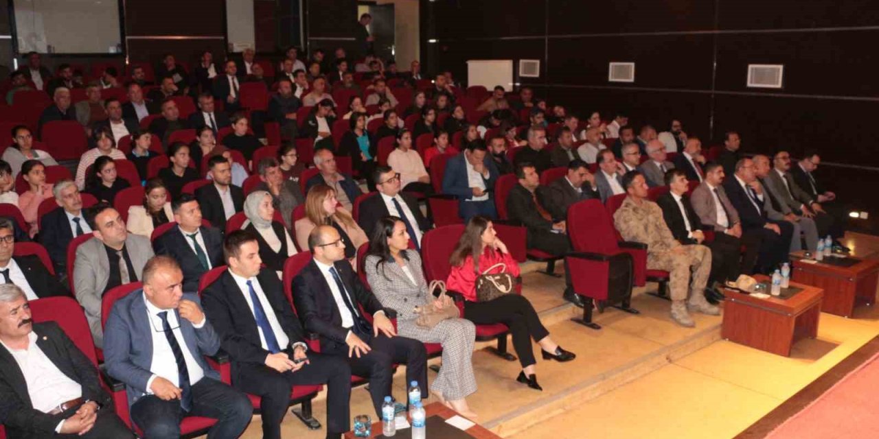 Cizre’de "denetimli serbestliğin toplumdaki rolü ve önemi" konferansı yapıldı