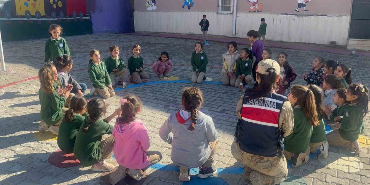 Jandarmadan Dünya Çocuk Hakları Günü’nde etkinlik