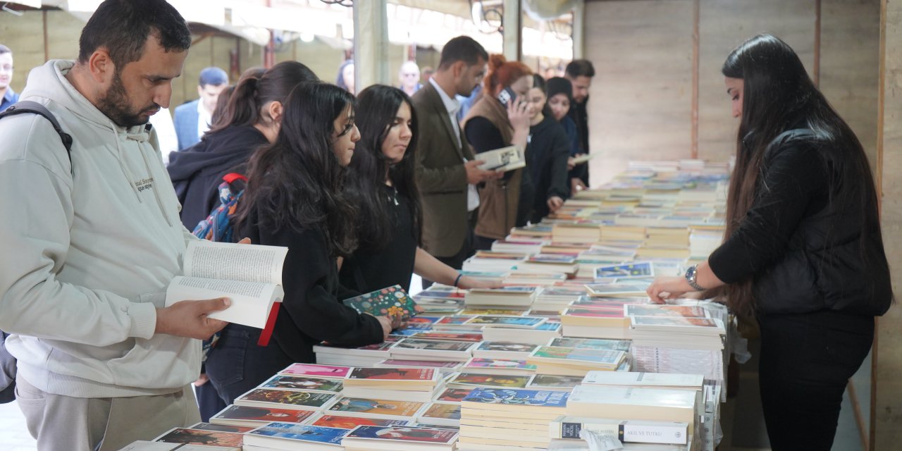 Cizre’de ilk kitap fuarı kapılarını açtı
