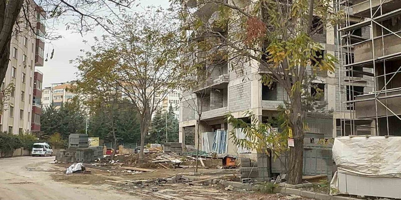 Elazığ’da inşaattan düşen işçi, hayatını kaybetti