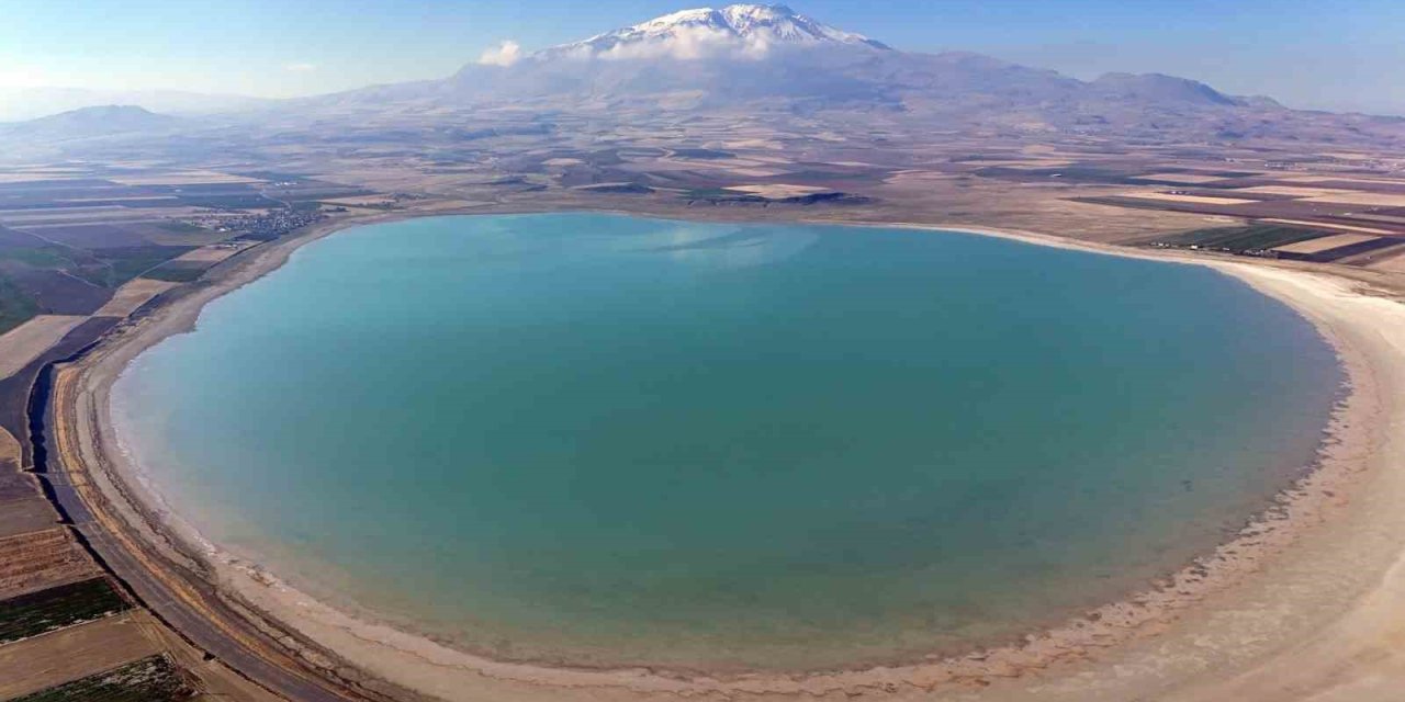 Arin Gölü gün geçtikçe alan kaybediyor