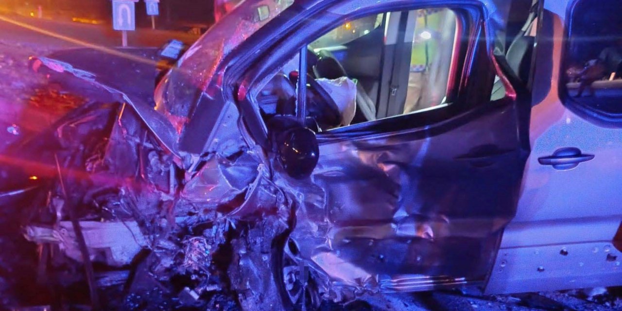 Siirt’te otomobil ile hafif ticari araç çarpıştı: 2 yaralı