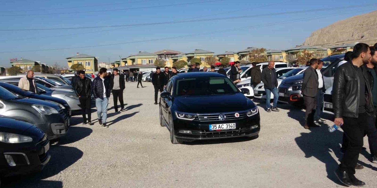 Van'daki açık oto pazarında fiyatlar Türkiye ortalamasının üzerinde