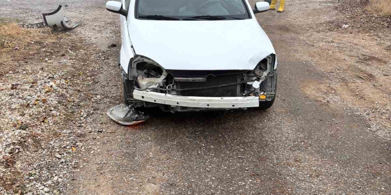 Malatya’da otomobil ile hafif ticari araç çarpıştı: 1 yaralı