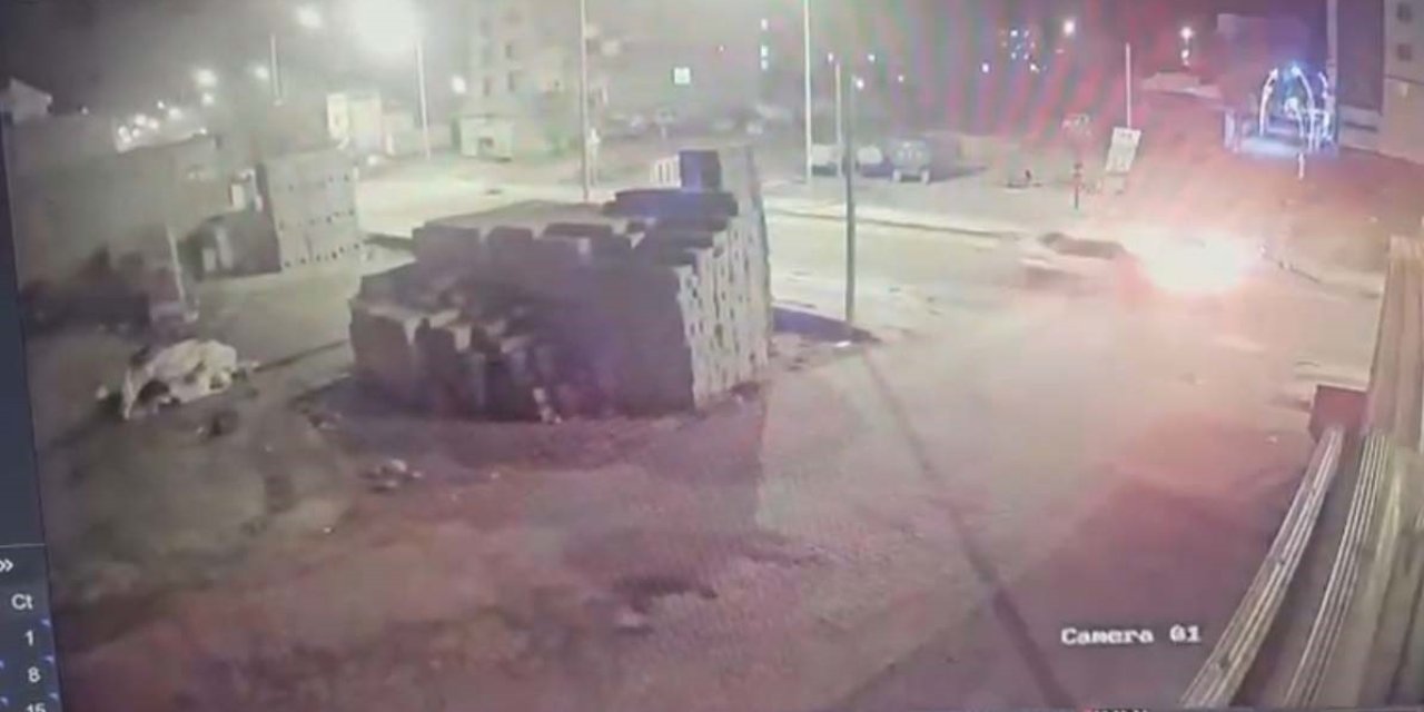 Mazıdağı’nda iki otomobil çarpıştı: 3 kişi yaralandı