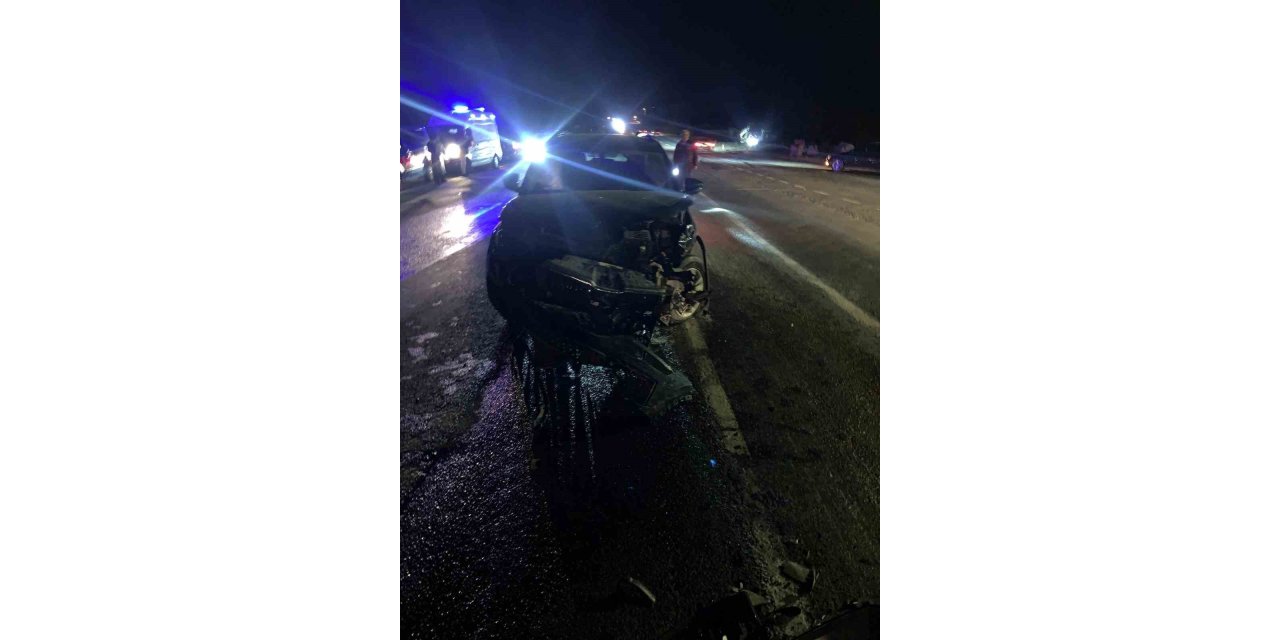 Adıyaman’da iki otomobil çarpıştı: 2 kişi yaralandı