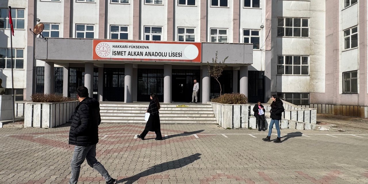 ATA AÖF ara sınavlarında üçüncü oturum Yüksekova’da gerçekleştiriliyor