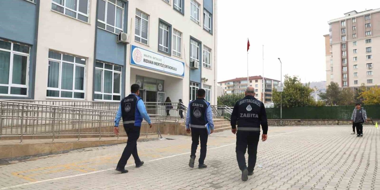 Battalgazi’de hizmetler ilçenin dört bir yanında sürüyor