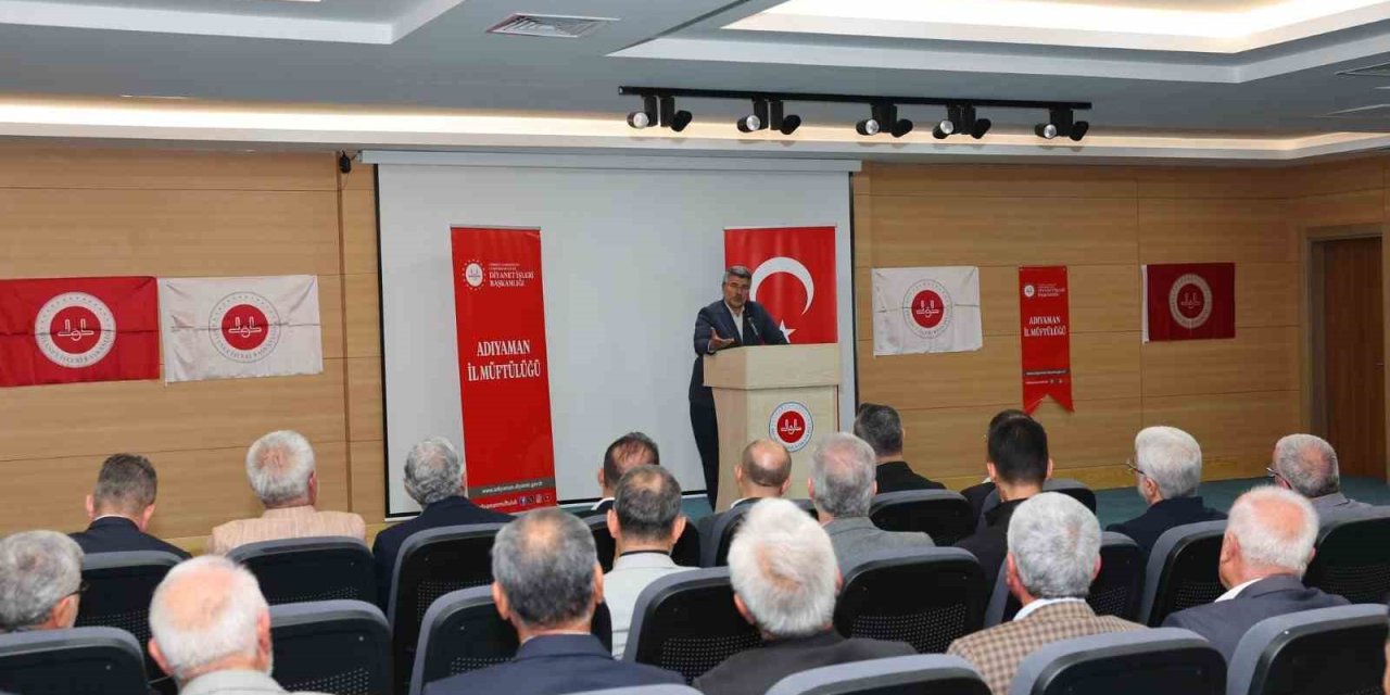 Külliyede sahabe konulu konferans yapıldı