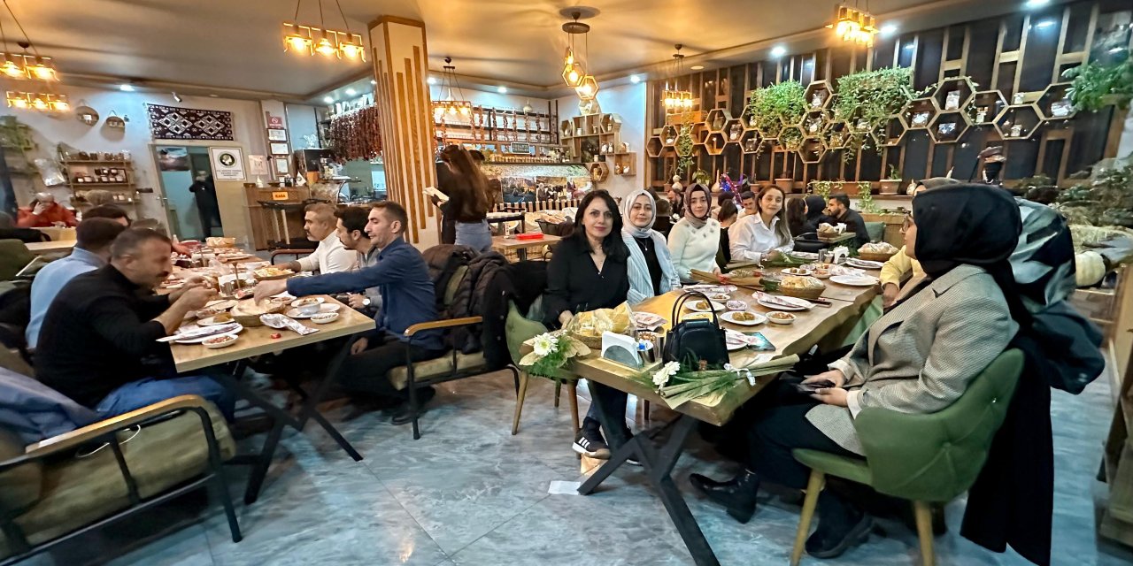 Yüksekova Anadolu İmam Hatip Lisesi’nden 24 Kasım’a özel akşam yemeği