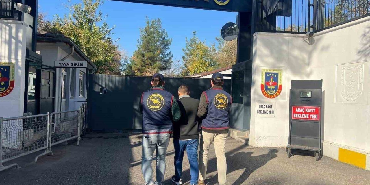 Diyarbakır’da hırsızlık suçundan 8 yıldır aranan kişi yakalandı