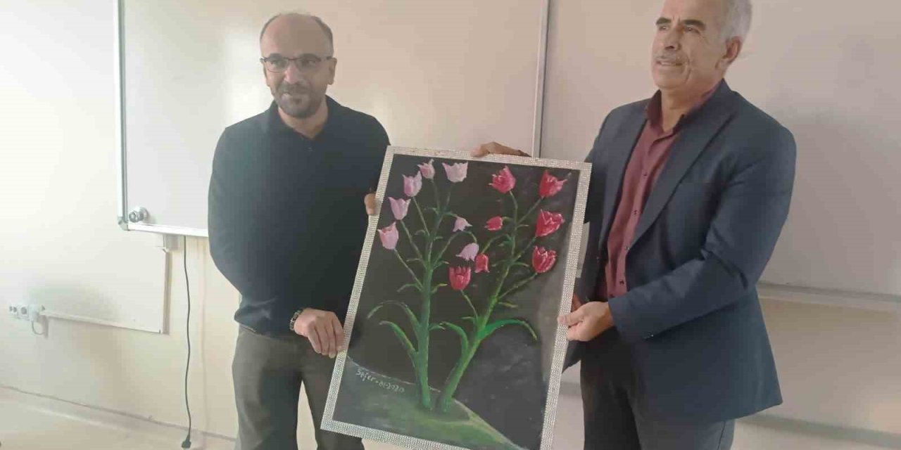 İnşaat ustasından engelli öğretmene tablo sürprizi