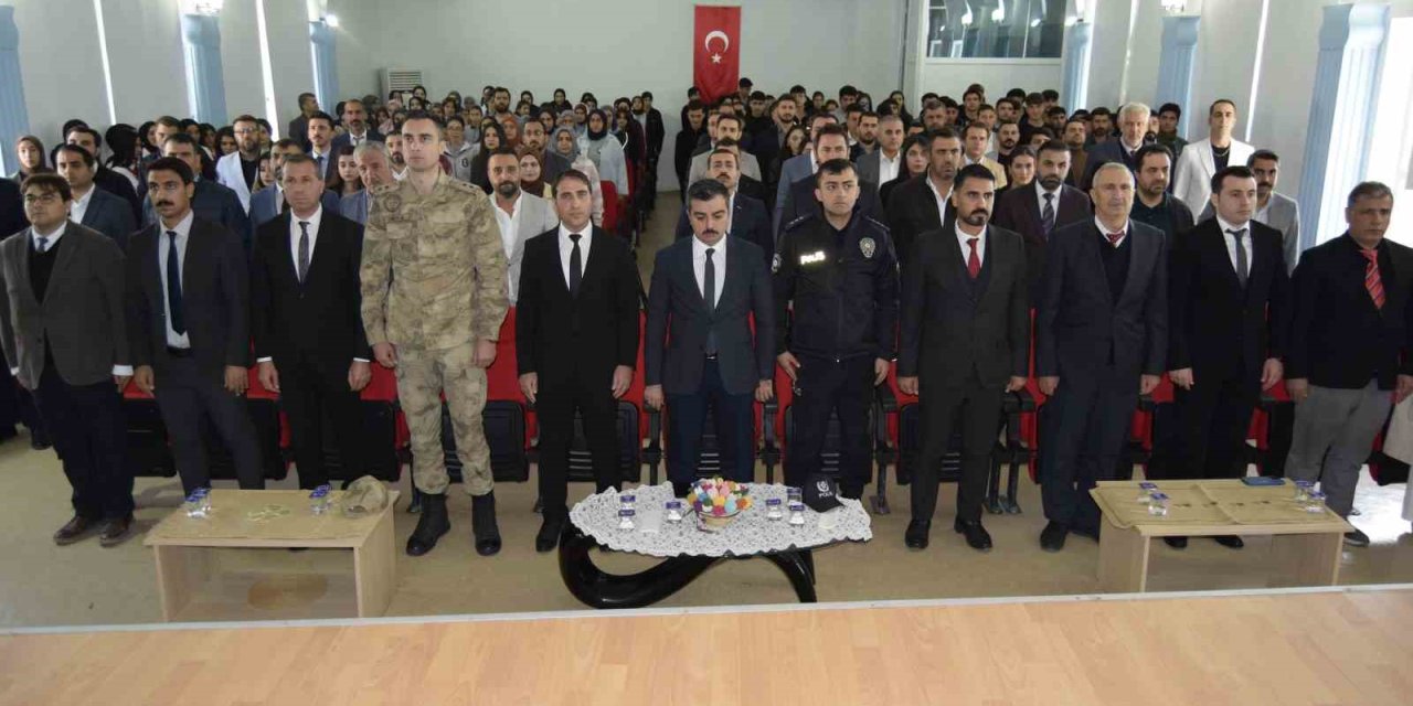 Dicle’de 24 Kasım Öğretmenler Günü kutlandı