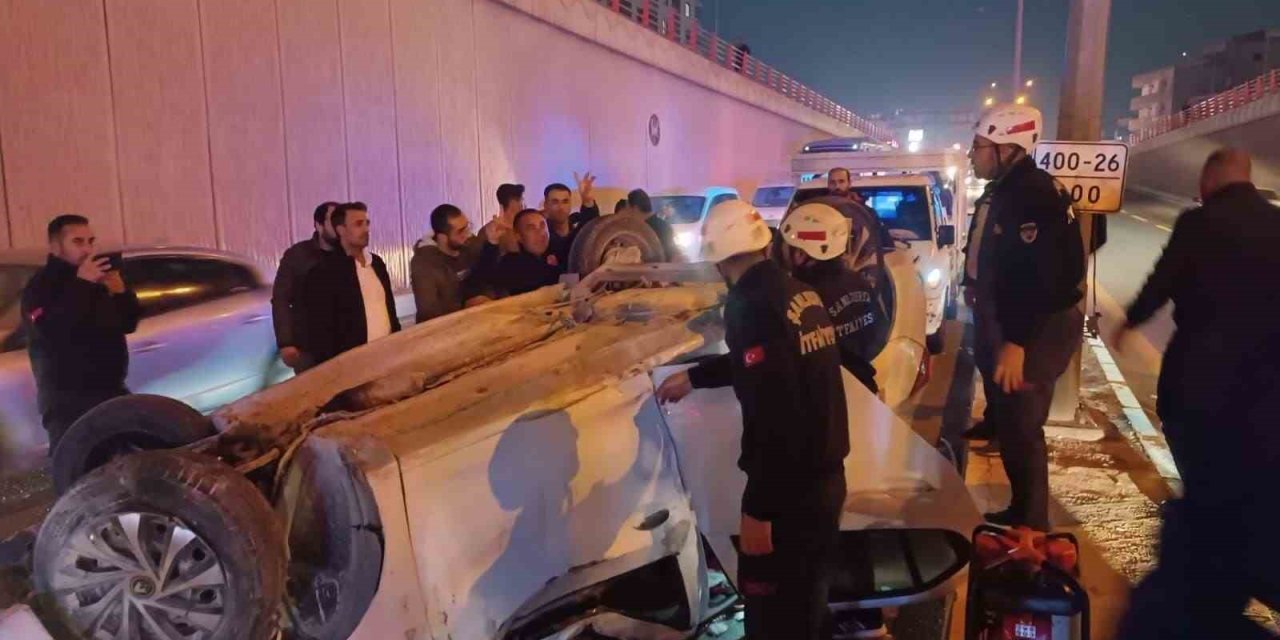 Urfa’da otomobil devrildi: 3 yaralı