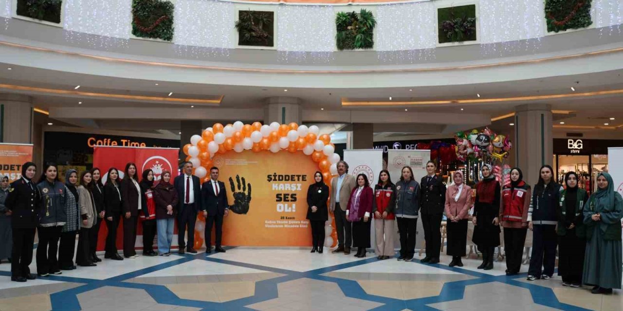 Erzurum’da "25 kadın 25 hikâye" sergisi düzenlendi