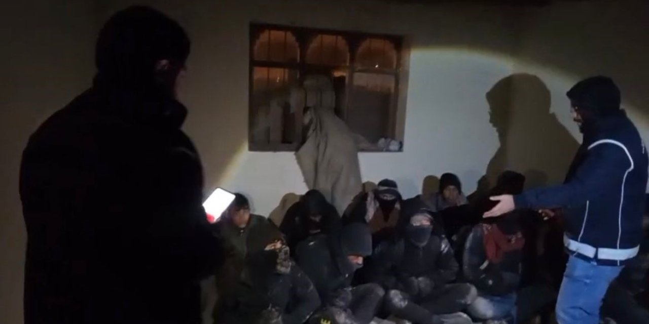 Doğubayazıt’ta göçmen kaçakçılığı operasyonu kapsamında 14 düzensiz göçmen yakalandı