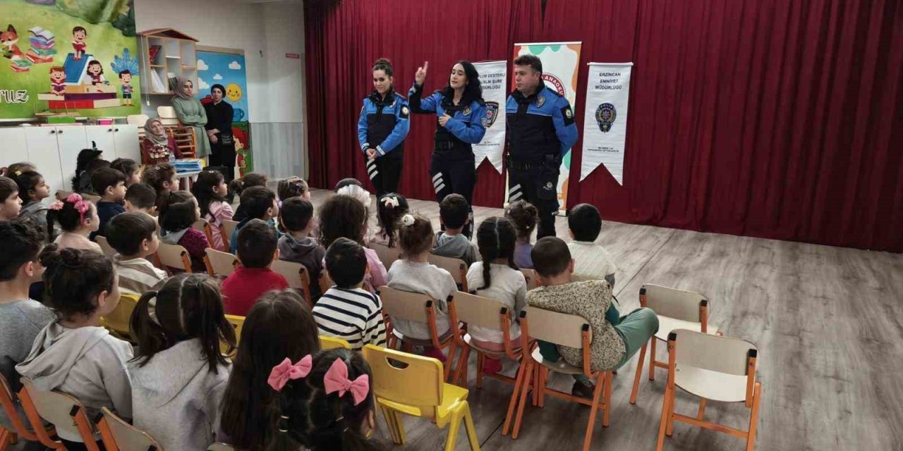 Erzincan'da polislerden öğrencilere güvenlik eğitimi