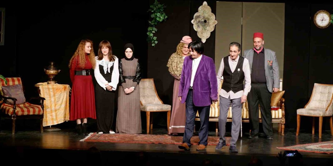 Kılıbık Hayrullah Erzurum'da sahne aldı