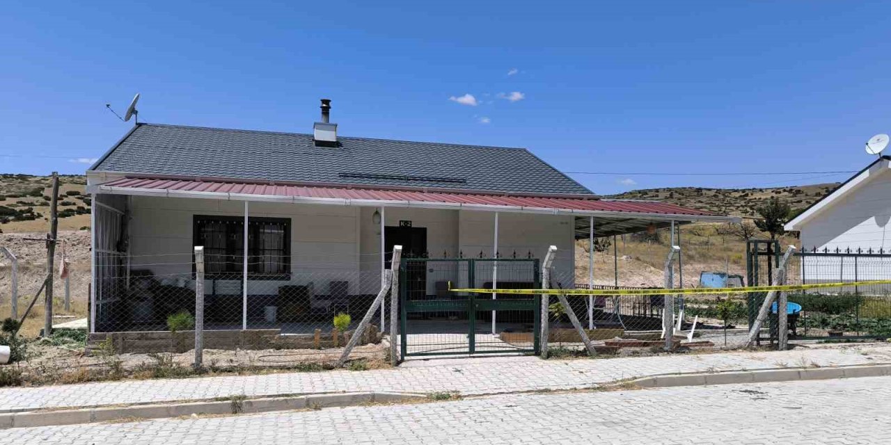 3 aile ferdini öldüren sanığa 3 kez ağırlaştırılmış müebbet