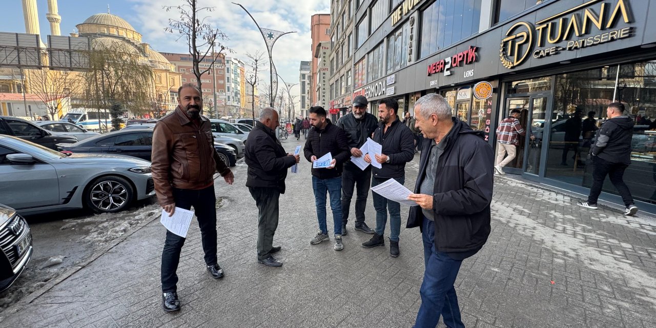 Yüksekova’da Van’daki miting için broşür dağıtımı yapıldı