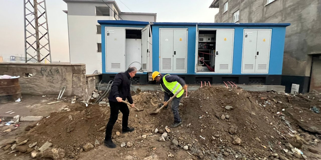 Esenyurt Mahallesi’nde düşük elektrik akımı sorunu çözülüyor