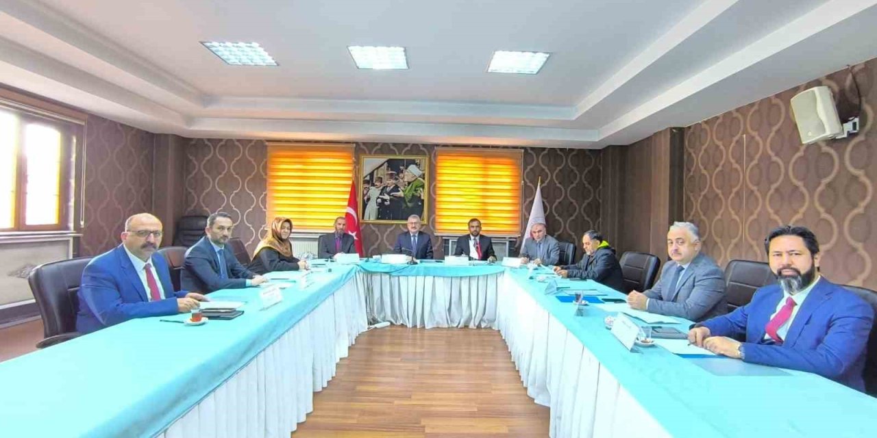 1001 Hatim için istişare toplantısı yapıldı