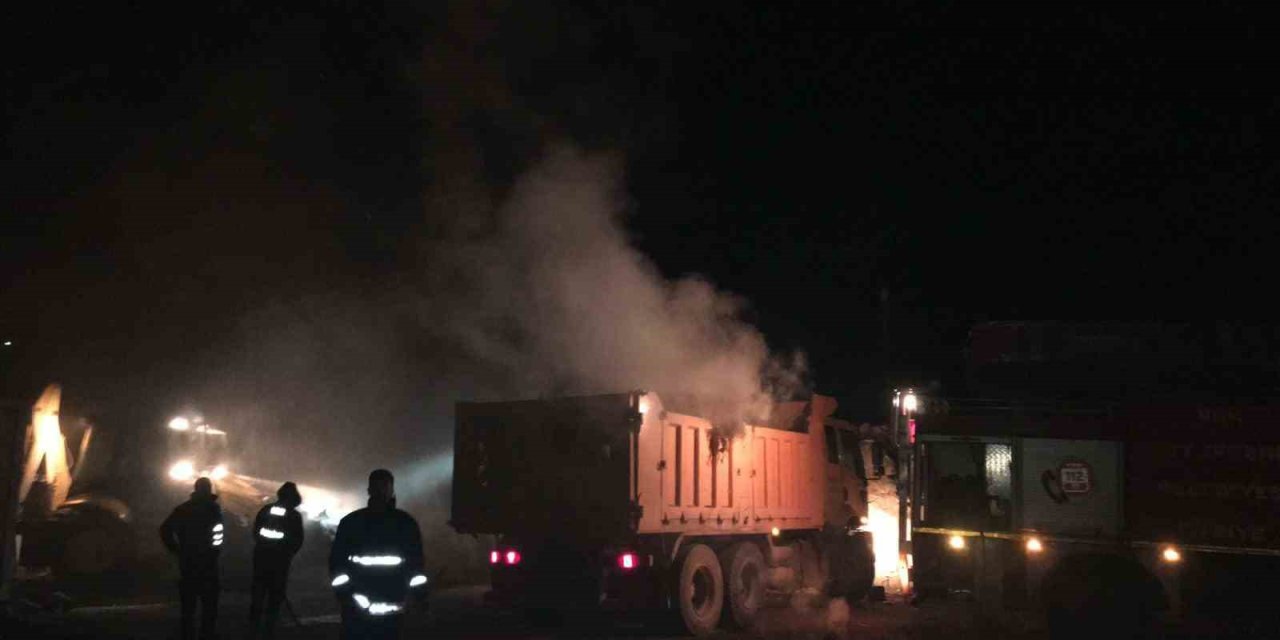 Başkale’de samanlıkta yangın