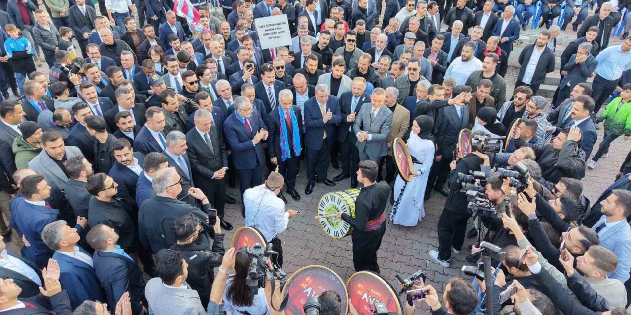 Bakan Uraloğlu ve Işıkhan'dan Midyat Belediyesi'ne ziyaret