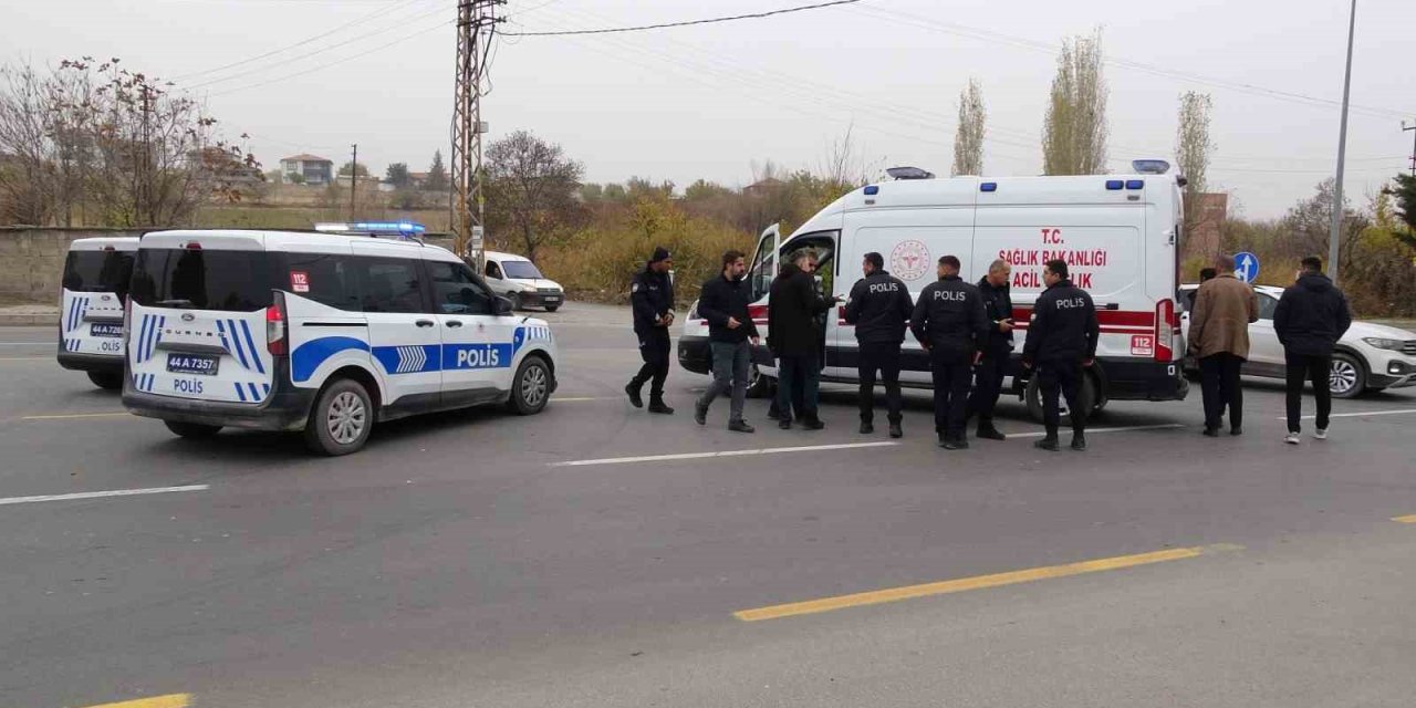 Malatya'da ekip aracında fenalaşan polis memuru hastaneye kaldırıldı