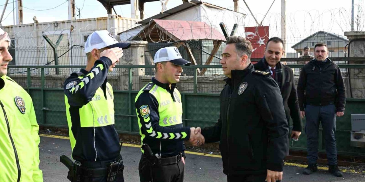 Ağrı Emniyet Müdürü Göksel Önder, trafik denetimlerini inceledi