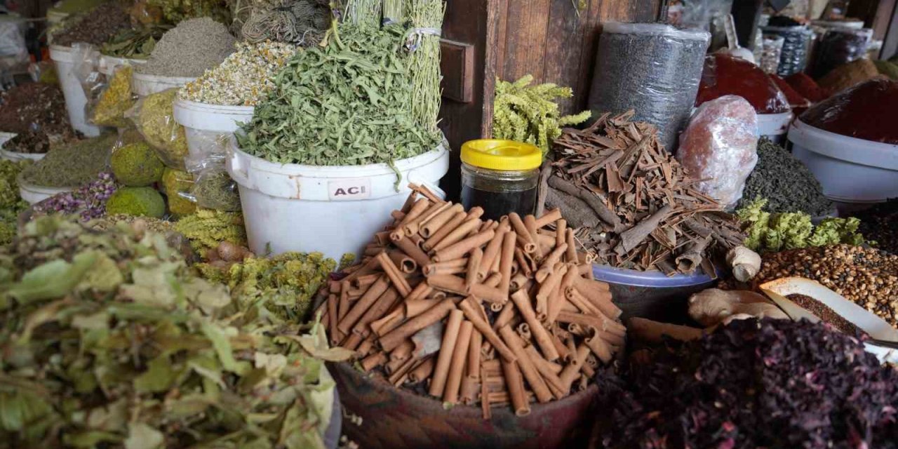 Gaziantep’te hasta olan vatandaşlar aktarlara yöneliyor