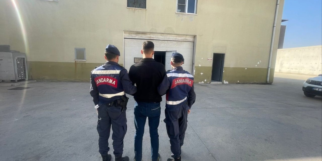 Gaziantep’te aranan 5 kişiyi jandarma yakaladı