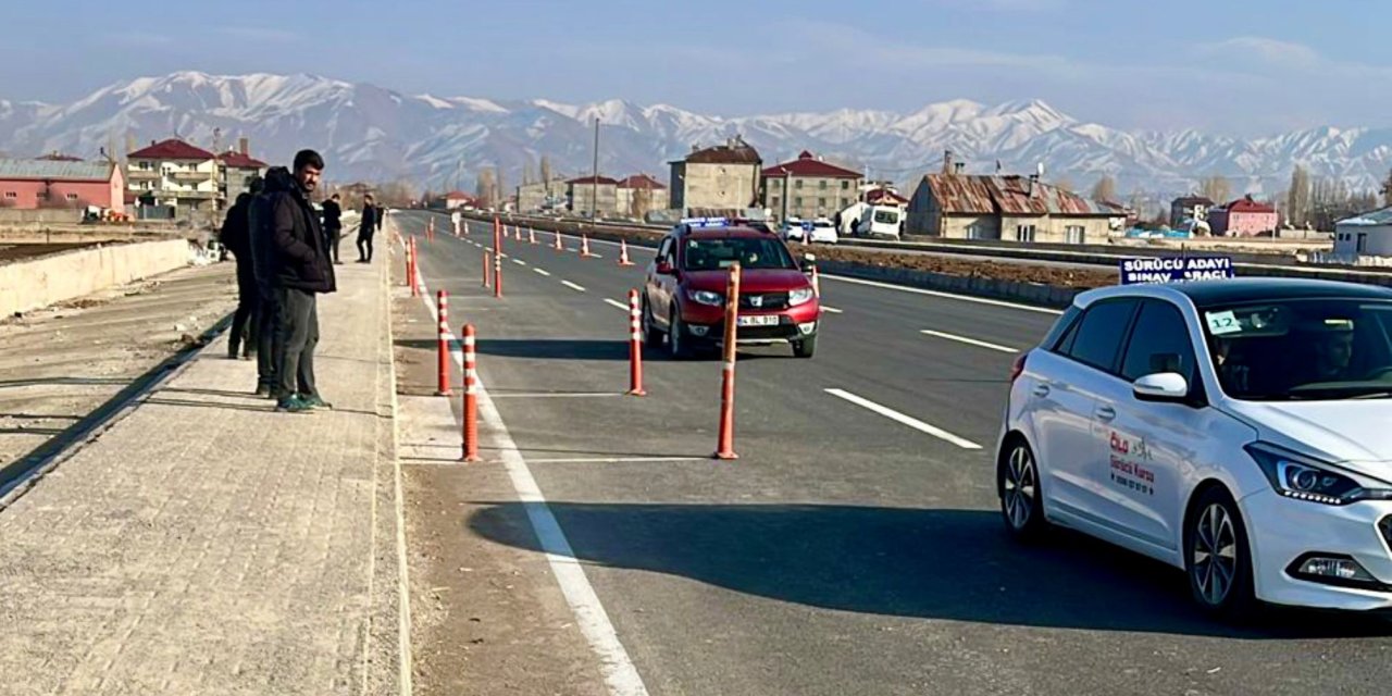Yüksekova’da MTSK Direksiyon Sınavı ikinci günün ardından tamamlandı