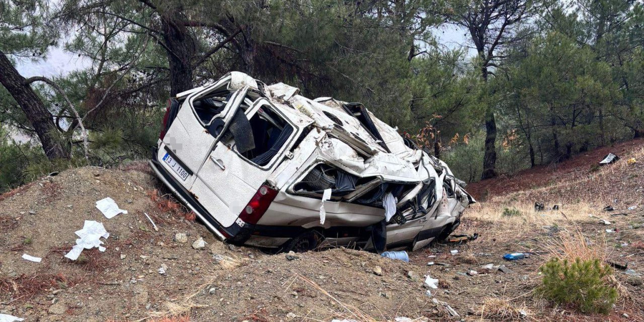 Malatya’da minibüs şarampole devrildi: 1 kişi yaralandı