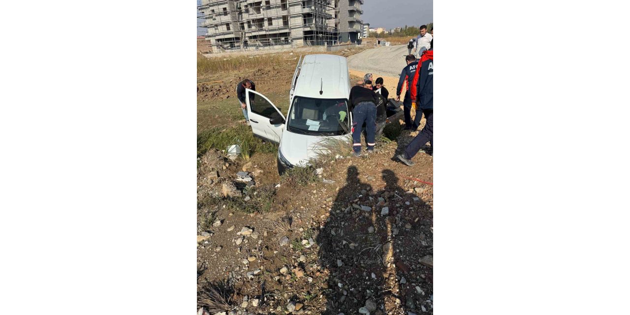 Batman’da otomobil su kanalına düştü: 1 yaralı