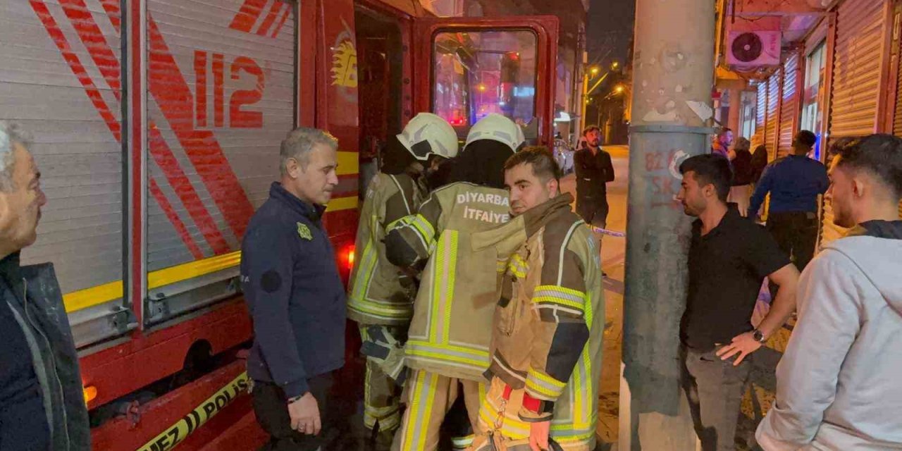 Diyarbakır'da eşiyle tartıştı, evini ateşe verdi
