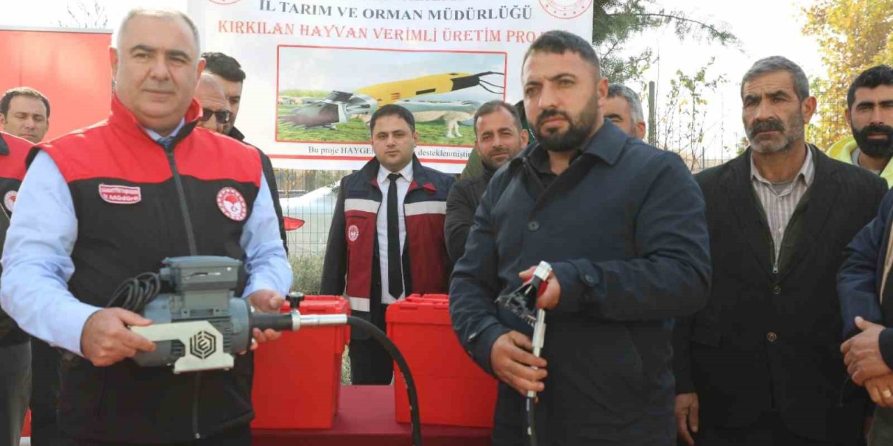 Elazığ’da hayvan üreticilerine kırkım makinası desteği