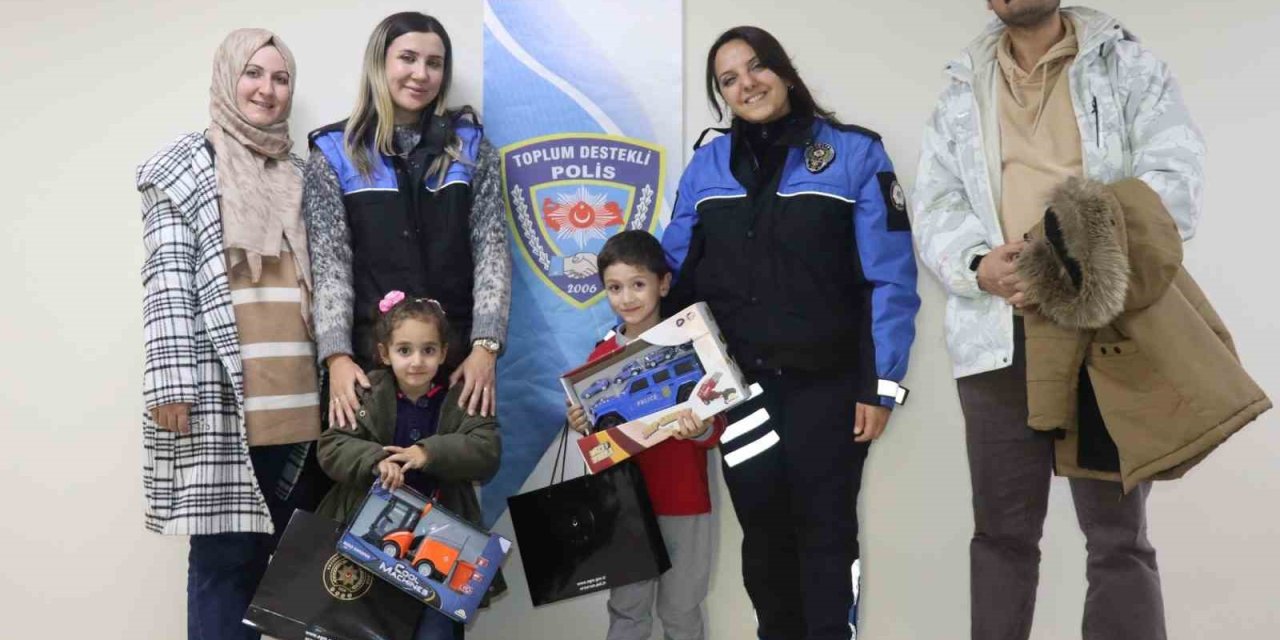 Erzurum'da kaybolan oyuncağı için polisten yardım istedi