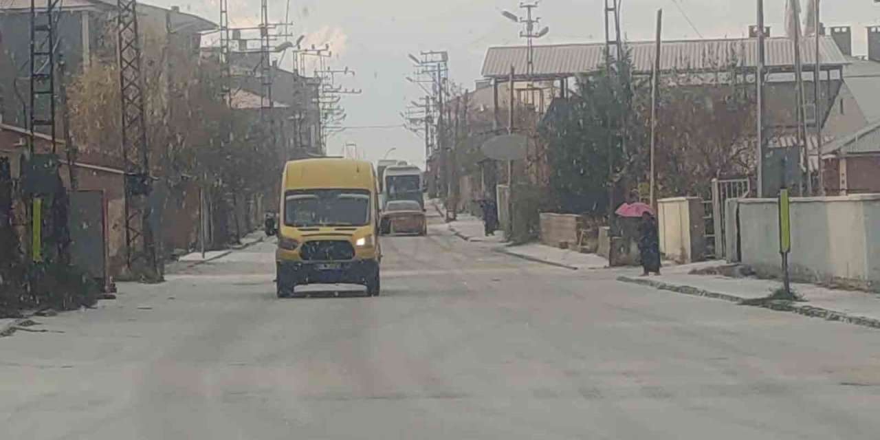 Van’da dolu yağışı etkili oldu