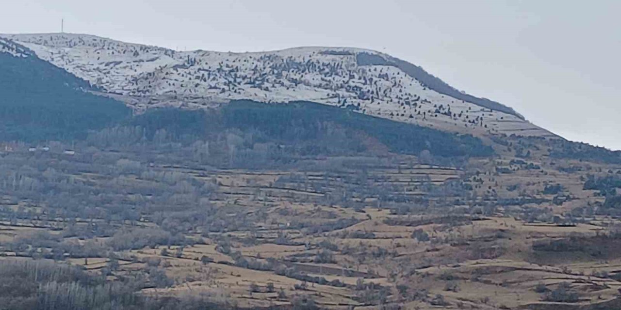 Ardahan kar yağışı sonrası beyaza büründü