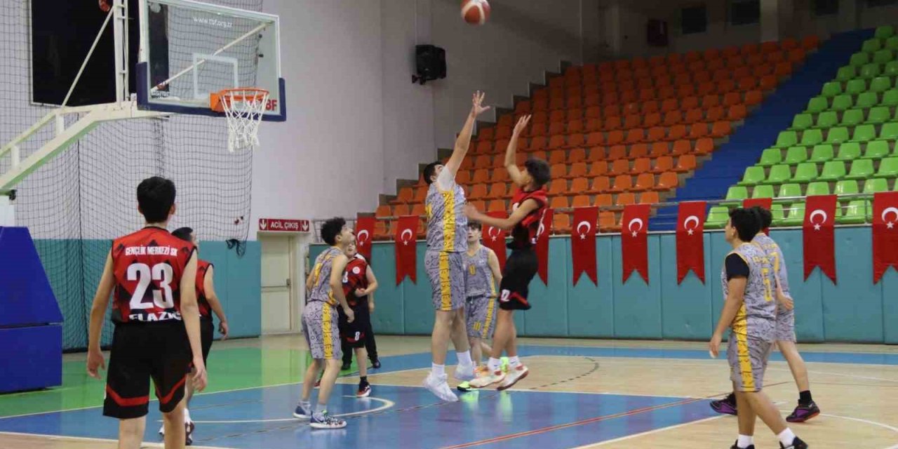 Elazığ’da basketbol turnuvası son buldu