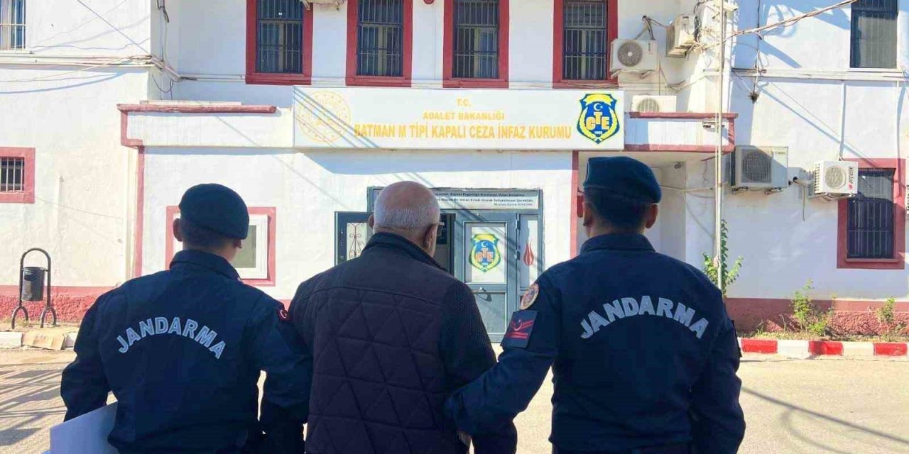 Jandarmadan aranan şahıslara yönelik operasyon: 21 şahıs yakalandı