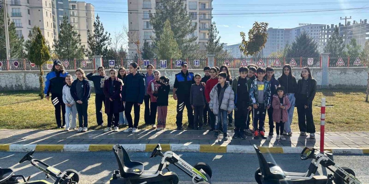 Mardin’de çocuklara trafik eğitimi verildi
