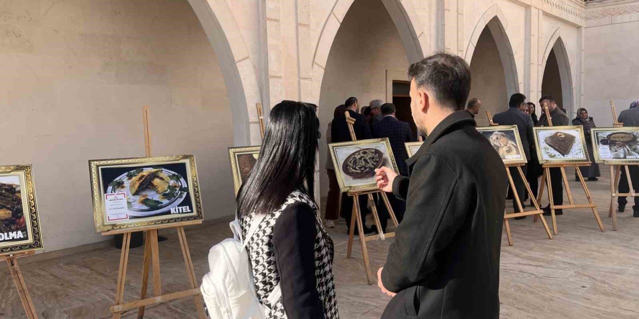 Siirt'te genç kursiyerler yöresel yemeklerle hünerlerini sergiledi