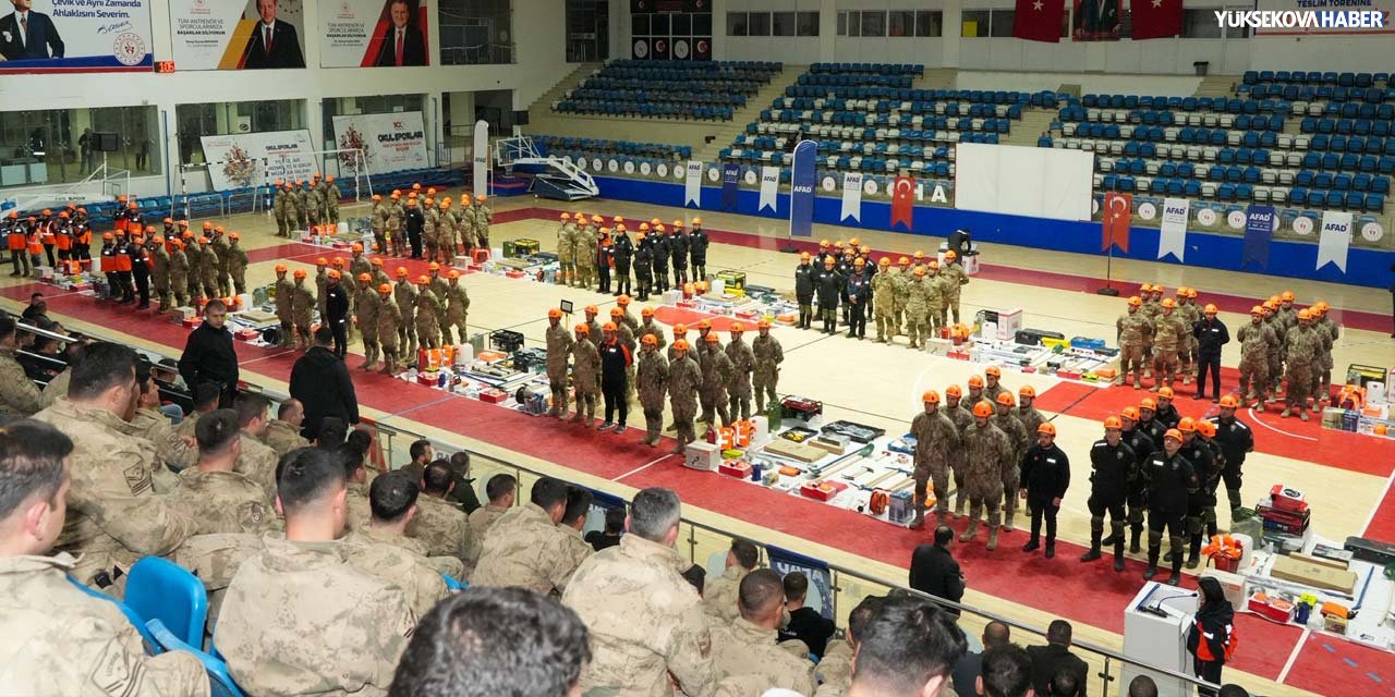 Hakkâri’de arama kurtarma ekiplerine malzeme teslim edildi, sertifikalar verildi