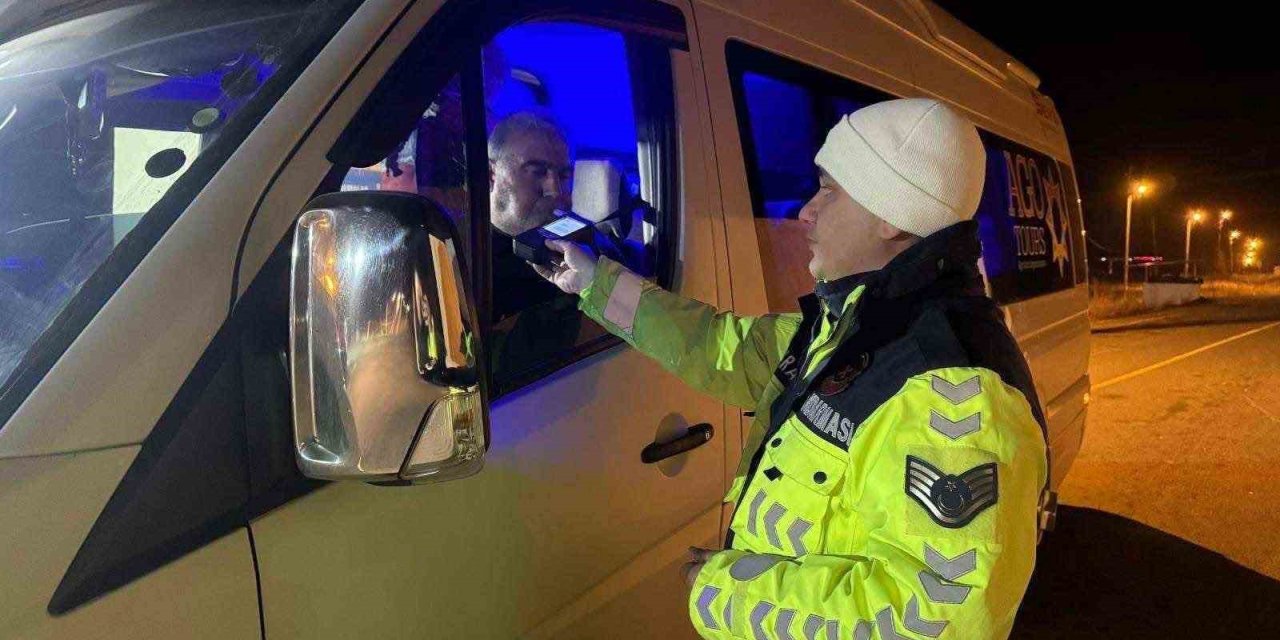 Ağrı'da trafik uygulamasında 49 araç trafikten men edildi