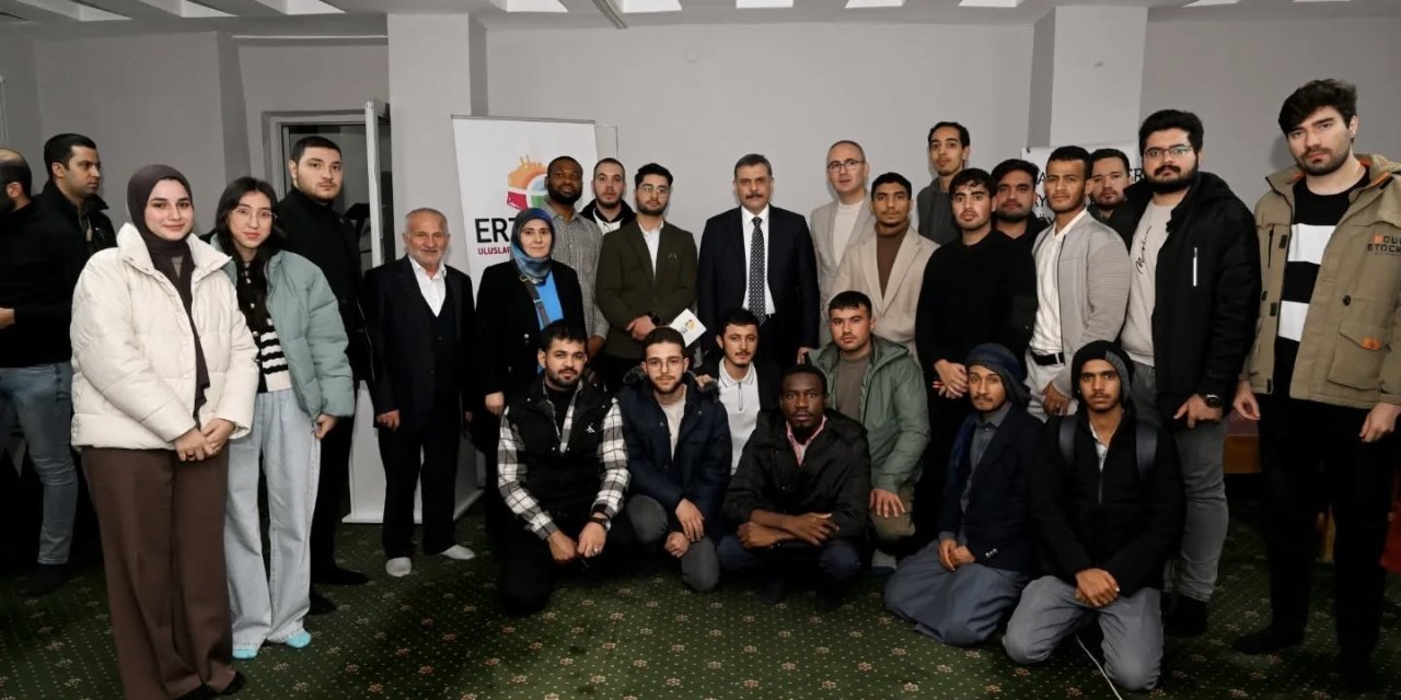 Vali Çiftçi, Uluslararası öğrencilerle buluştu